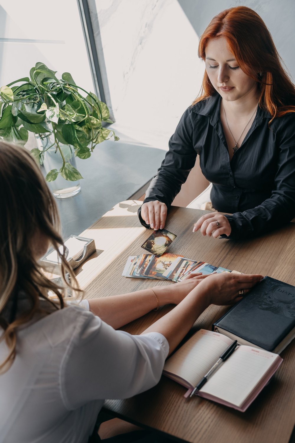 Therapist and Patient Metaphorical Associative Card Session